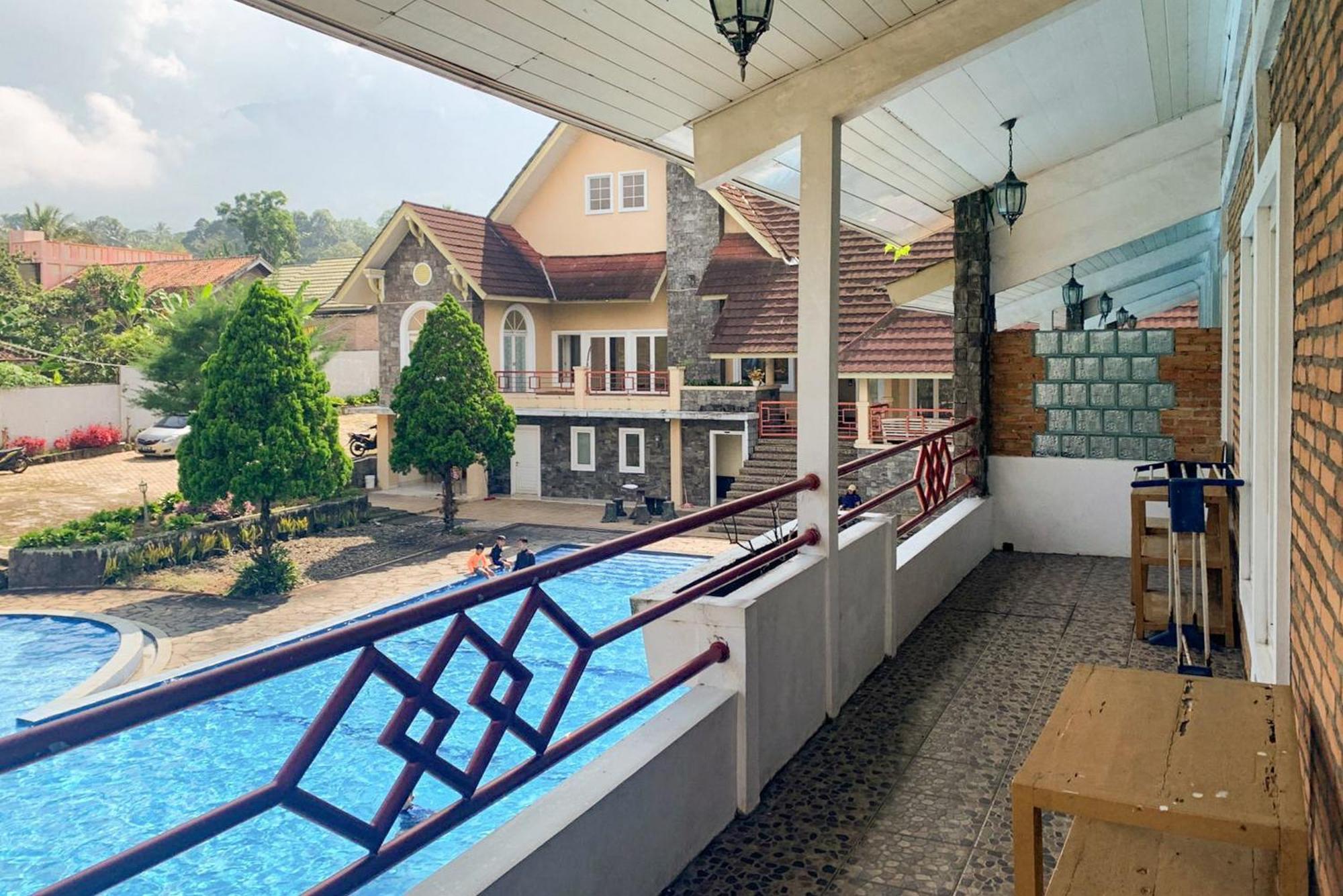 Urbanview Hotel Villa Q Gisting Bandjarnegeri Buitenkant foto