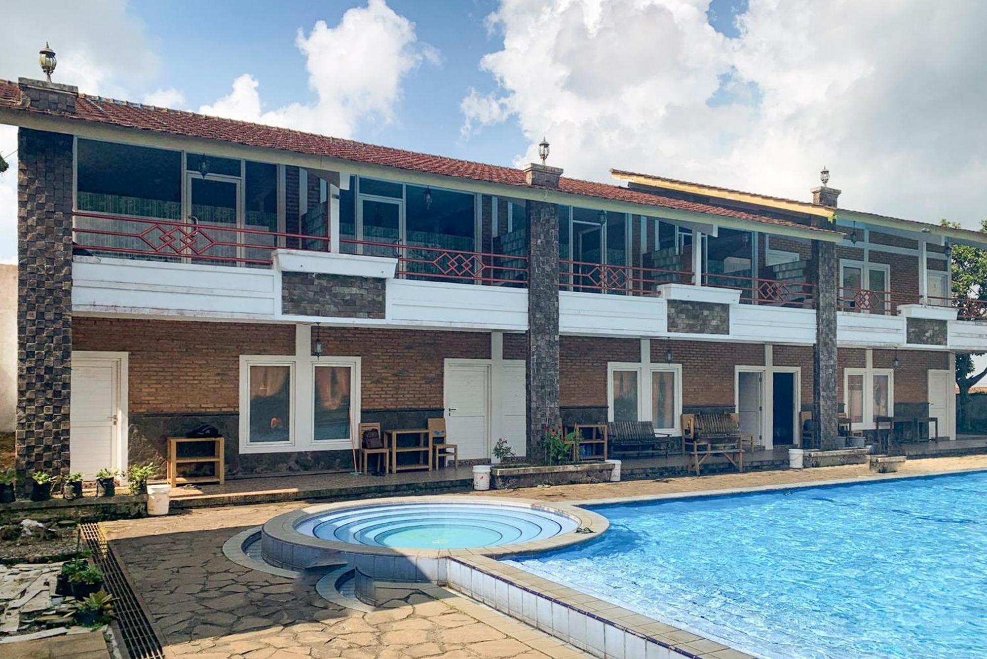 Urbanview Hotel Villa Q Gisting Bandjarnegeri Buitenkant foto