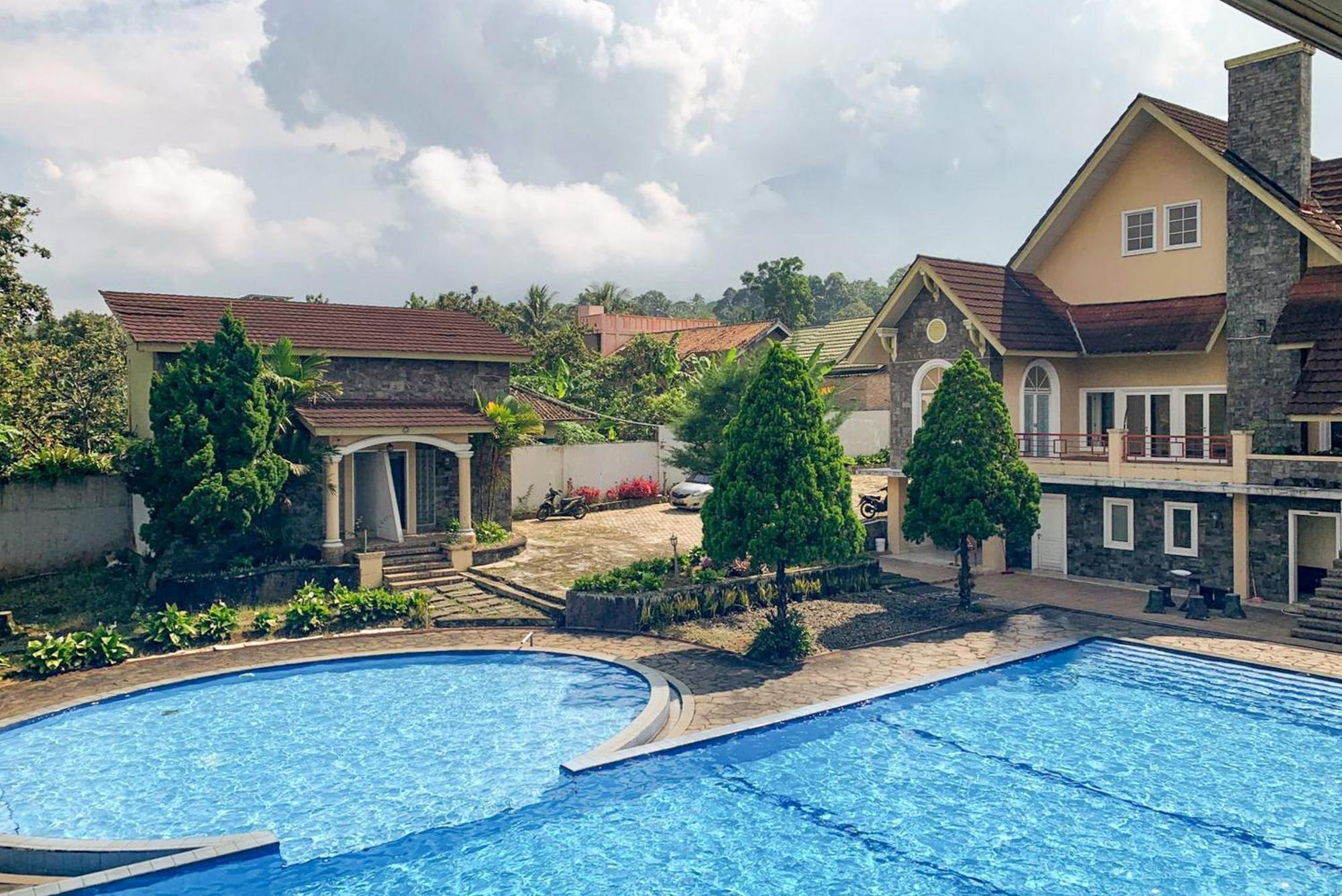 Urbanview Hotel Villa Q Gisting Bandjarnegeri Buitenkant foto
